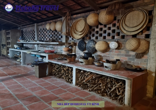 ÚT BÌNH HOMESTAY